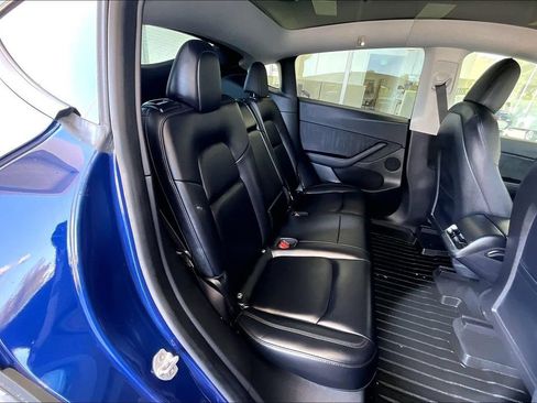 Used 2021 Tesla Model Y Long Range AWD/4WD image 25