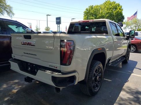 Used 2026 GMC Sierra 2500 AT4 w/ Technology Package image 4