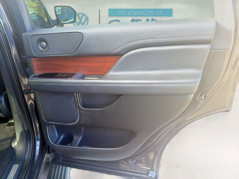 Used 2023 Lincoln Navigator Reserve image 31