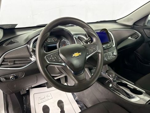 Used 2021 Chevrolet Malibu LT FWD image 9