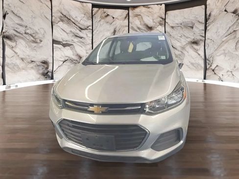 Used 2017 Chevrolet Trax LS AWD/4WD image 6
