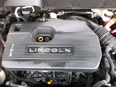 Used 2019 Lincoln Nautilus Select AWD/4WD image 25