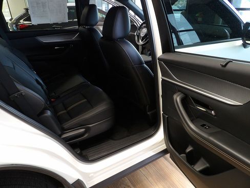 Certified 2025 MAZDA CX-70 Plug-In Hybrid w/ Premium Plus AWD/4WD image 13