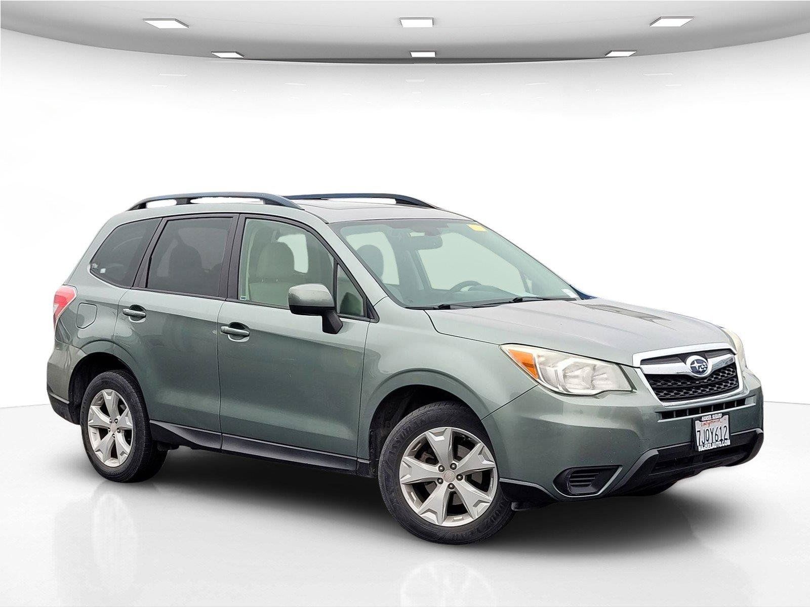 Used 2015 Subaru Forester 2.5i Premium AWD/4WD image 2