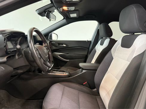 Used 2024 Chevrolet Trax RS FWD image 13