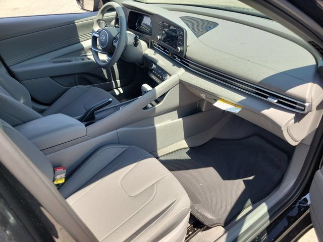 New 2026 Hyundai Elantra Sport FWD image 20
