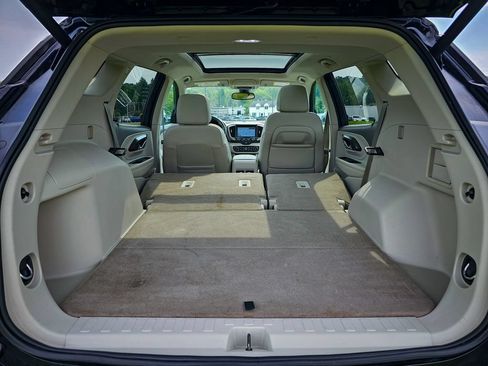 Used 2018 GMC Terrain Denali w/ Advanced Safety Package AWD/4WD image 41