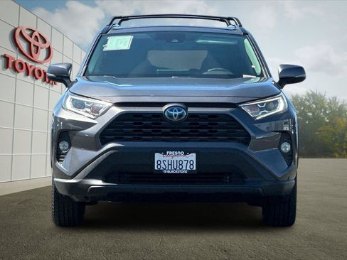 Certified 2020 Toyota RAV4 XLE w/ Convenience Package AWD/4WD image 8