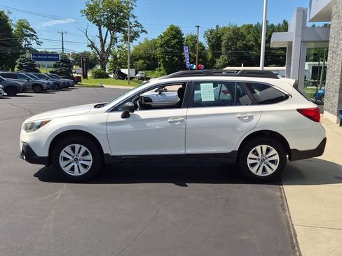 Used 2019 Subaru Outback 2.5i AWD/4WD image 6