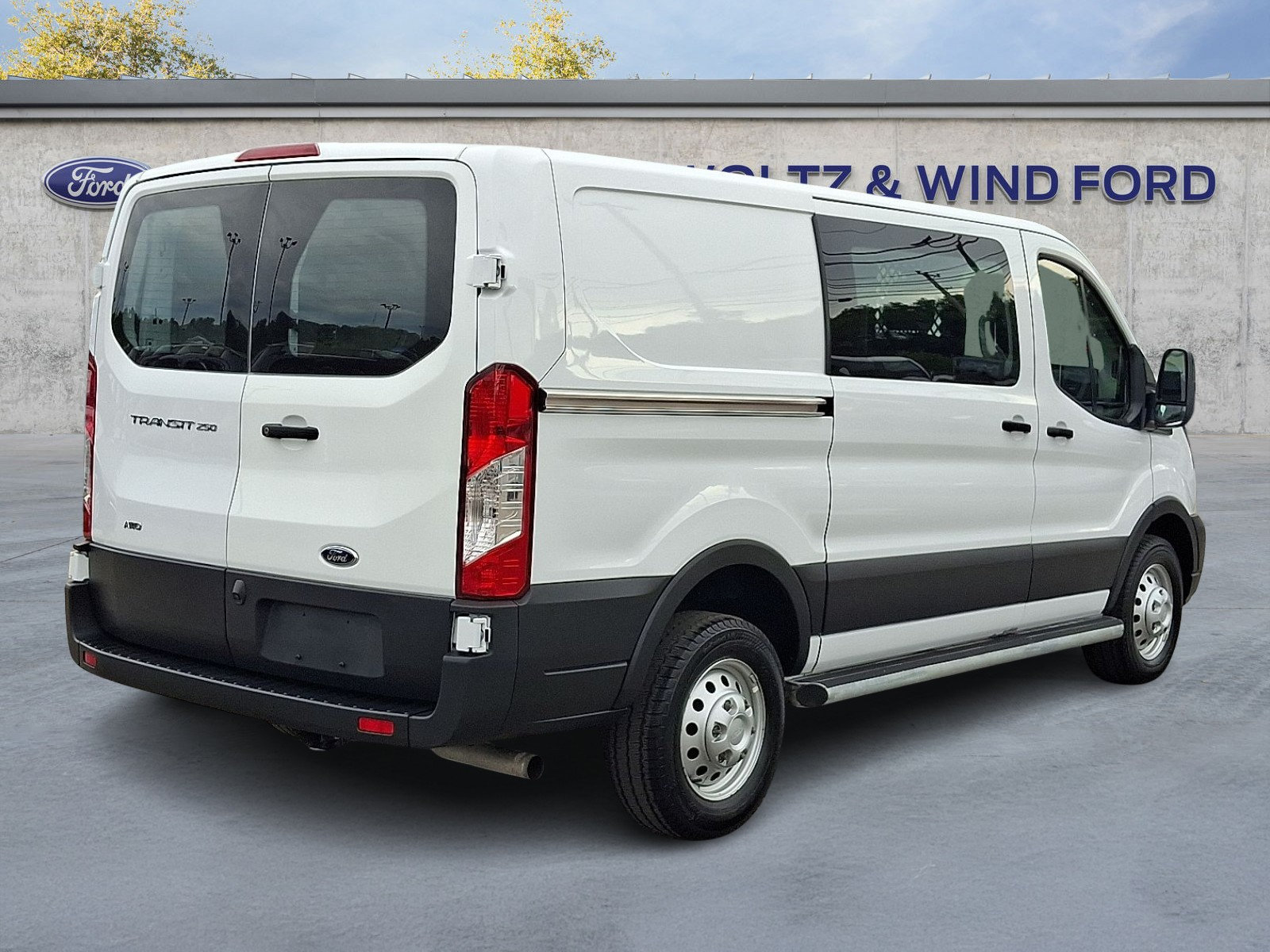 Used 2024 Ford Transit 250 Low Roof AWD w/ Exterior Upgrade Package image 6