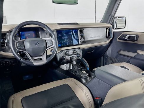 Used 2021 Ford Bronco Wildtrak image 32