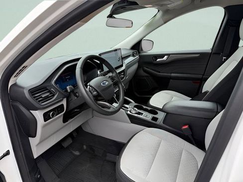 Used 2023 Ford Escape Active w/ Tech Pack #2 AWD/4WD image 4