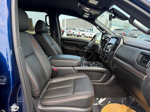 Used 2024 Nissan Titan PRO-4X w/ Pro-4x Convenience Package AWD/4WD image 18