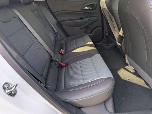 New 2026 Chevrolet Trax LT w/ Sunroof Package FWD image 31