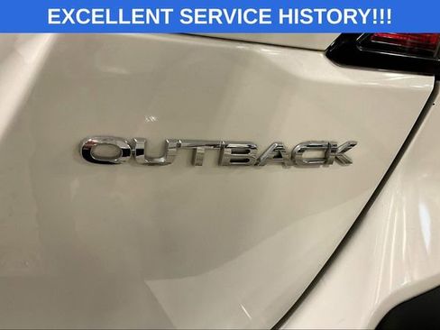 Used 2022 Subaru Outback Limited image 8