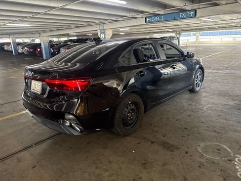 Used 2022 Kia Forte LXS FWD image 3