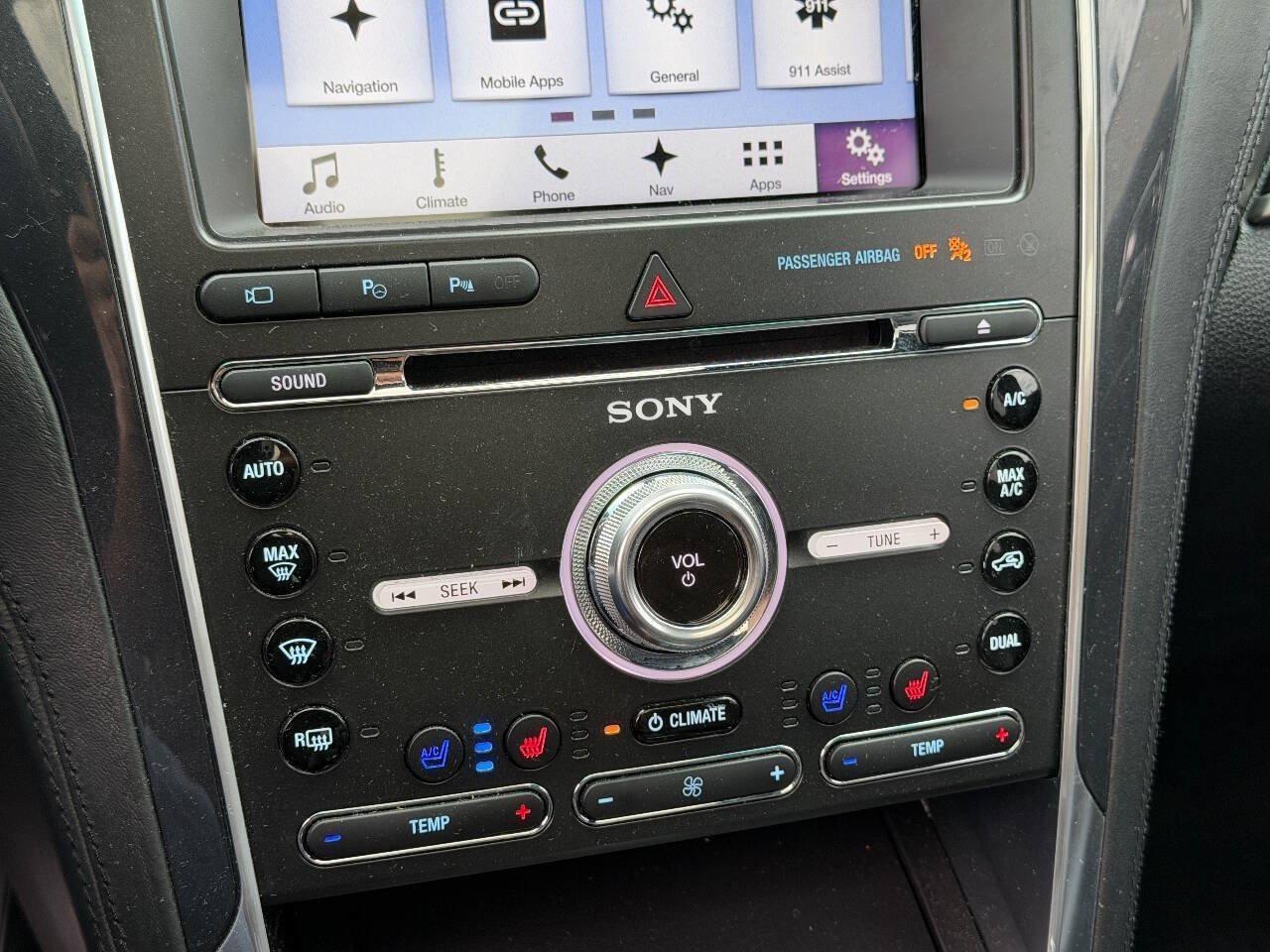 Used 2017 Ford Explorer Platinum AWD/4WD image 14