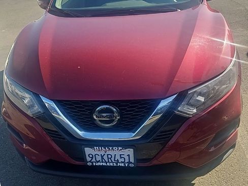 Used 2022 Nissan Rogue Sport SV image 2