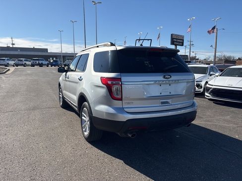 Used 2013 Ford Explorer XLT image 4