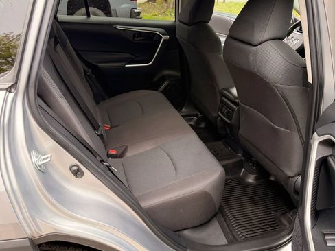 Used 2023 Toyota RAV4 LE AWD/4WD image 13