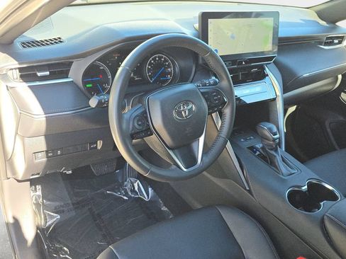 Used 2023 Toyota Venza Nightshade AWD/4WD image 19