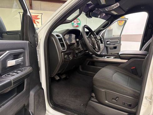 Used 2024 RAM 3500 Big Horn w/ Night Edition AWD/4WD image 25