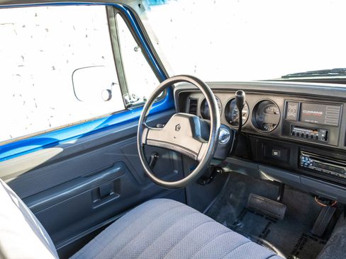 Used 1992 Dodge D/W Truck 250 image 36