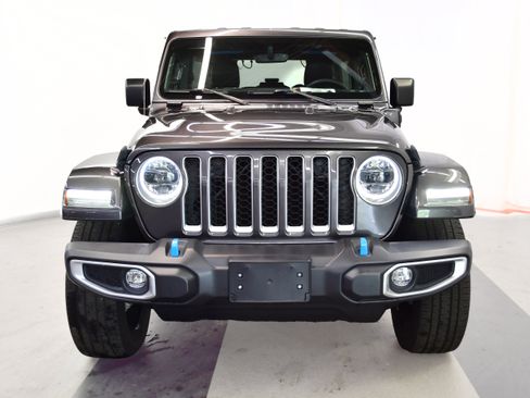 Used 2023 Jeep Wrangler Unlimited Sahara w/ Cold Weather Group AWD/4WD image 3