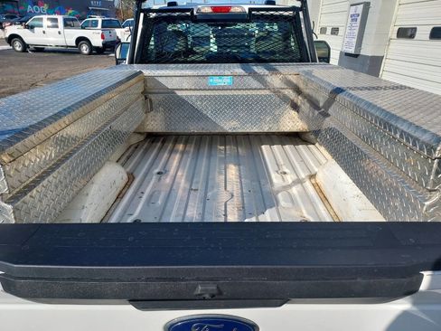Used 2020 Ford F250 XL w/ Power Equipment Group image 8