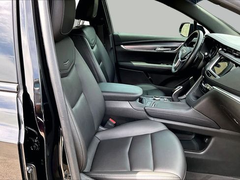 Used 2021 Cadillac XT5 Luxury FWD image 9