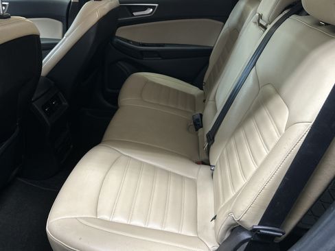 Used 2019 Ford Edge SEL w/ Equipment Group 201A FWD image 8