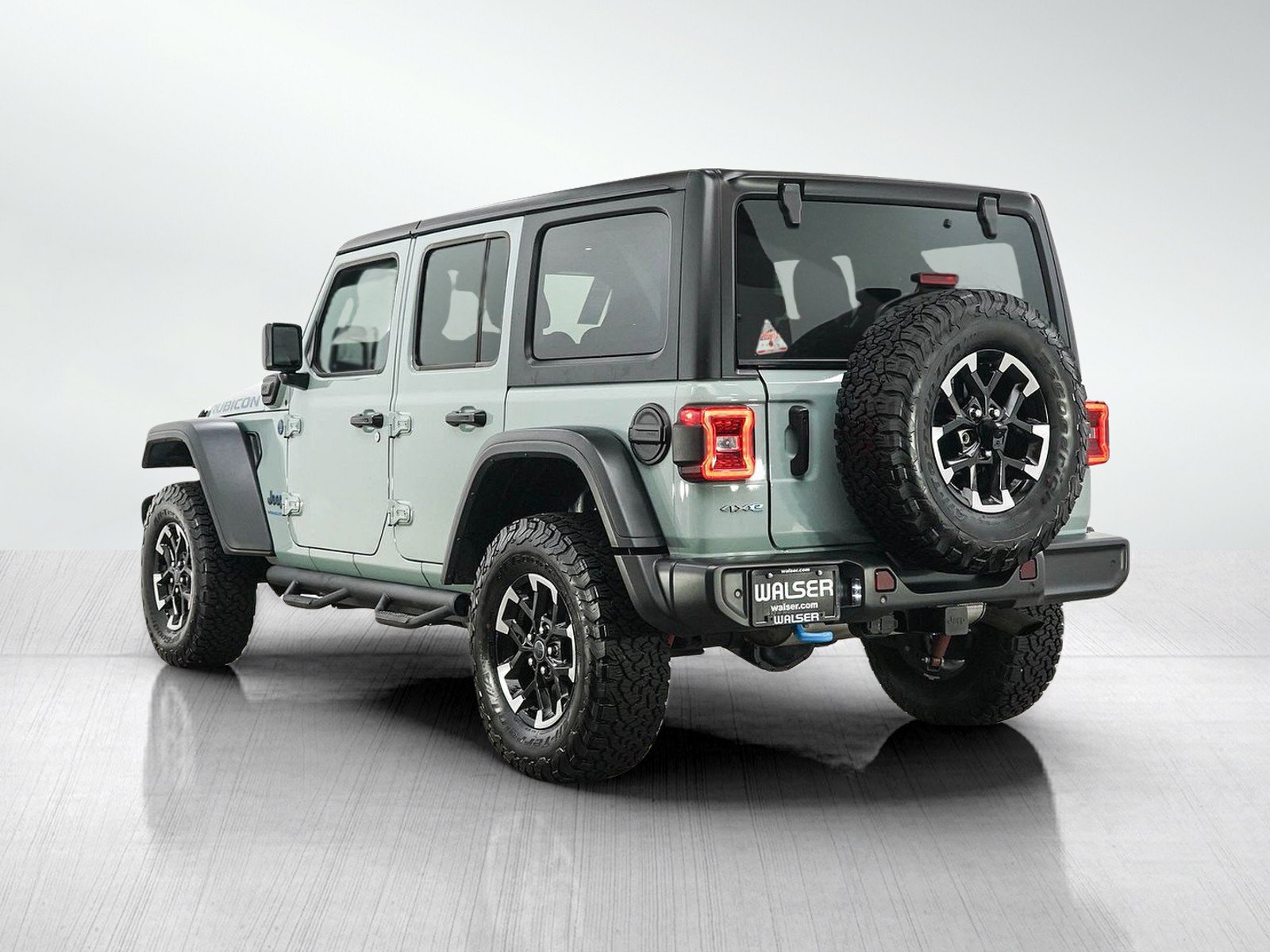 Used 2024 Jeep Wrangler Unlimited Rubicon 4xe w/ Technology Group AWD/4WD image 3