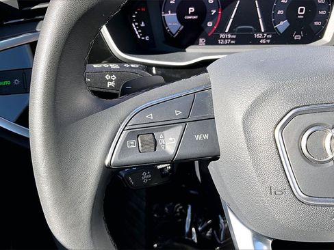 Used 2025 Audi Q3 2.0T Premium w/ Convenience Package image 11