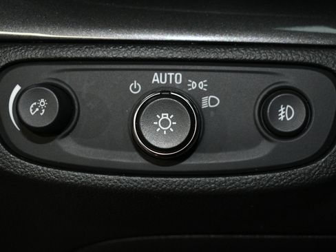 Used 2019 Buick Encore Essence w/ Safety Package II image 41