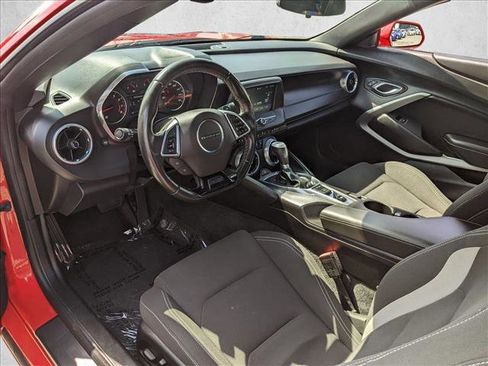 Used 2017 Chevrolet Camaro LT RWD image 7