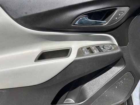 Used 2023 Chevrolet Equinox LS w/ LS Convenience Package AWD/4WD image 13