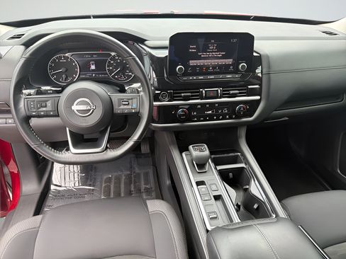Certified 2024 Nissan Pathfinder SV FWD image 29