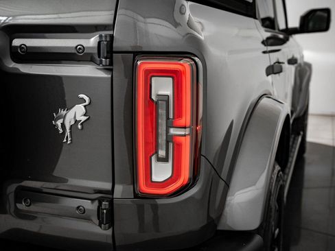 Used 2022 Ford Bronco Outer Banks image 15