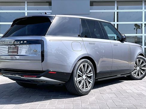 Used 2023 Land Rover Range Rover SE image 11