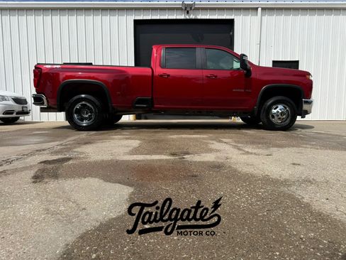 Used 2022 Chevrolet Silverado 3500 LT w/ Convenience Package AWD/4WD image 1