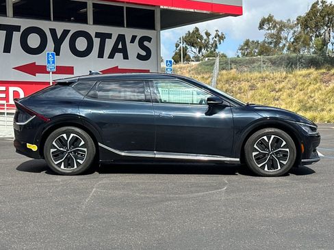 Used 2022 Kia EV6 Wind w/ Wind Technology Package AWD/4WD image 6
