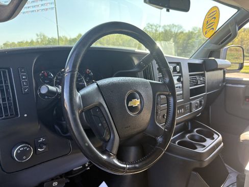 Used 2020 Chevrolet Express 3500 Extended w/ Driver Convenience Package RWD image 22