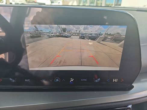 New 2026 Chevrolet Traverse LT FWD image 25