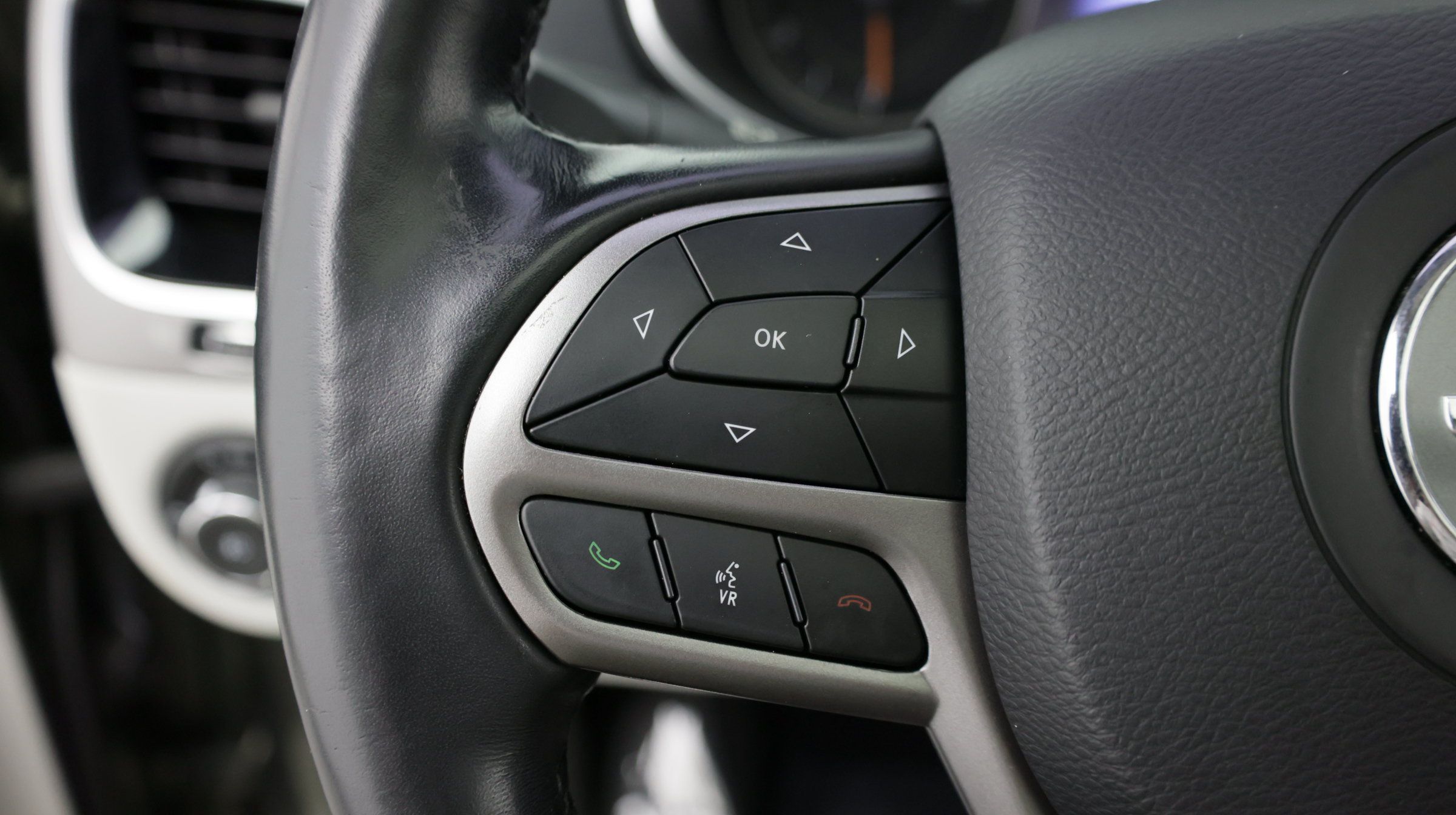 Used 2021 Jeep Cherokee Limited FWD image 24