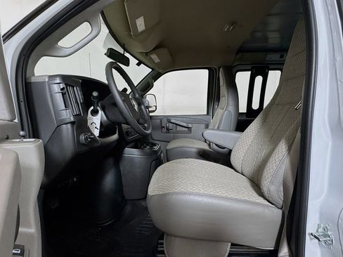 New 2026 GMC Savana 3500 Extended RWD image 11