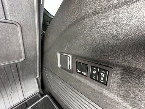Used 2023 GMC Yukon AT4 AWD/4WD image 21