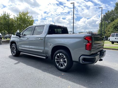 Used 2025 Chevrolet Silverado 1500 High Country w/ Technology Package AWD/4WD image 7