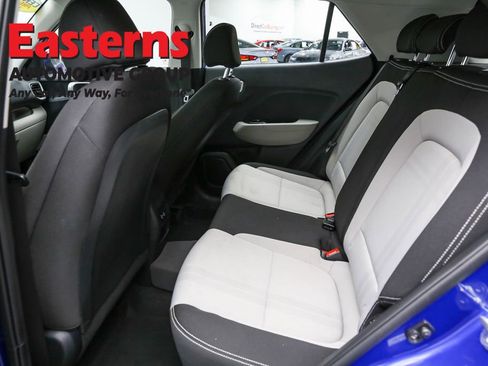 Used 2025 Hyundai Venue SEL image 22