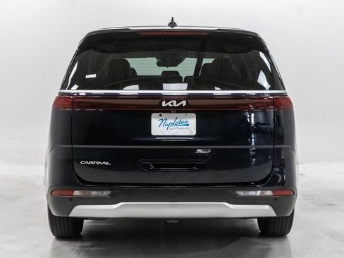 Used 2024 Kia Carnival LX FWD image 32