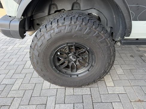 Used 2023 Ford Bronco Badlands image 5